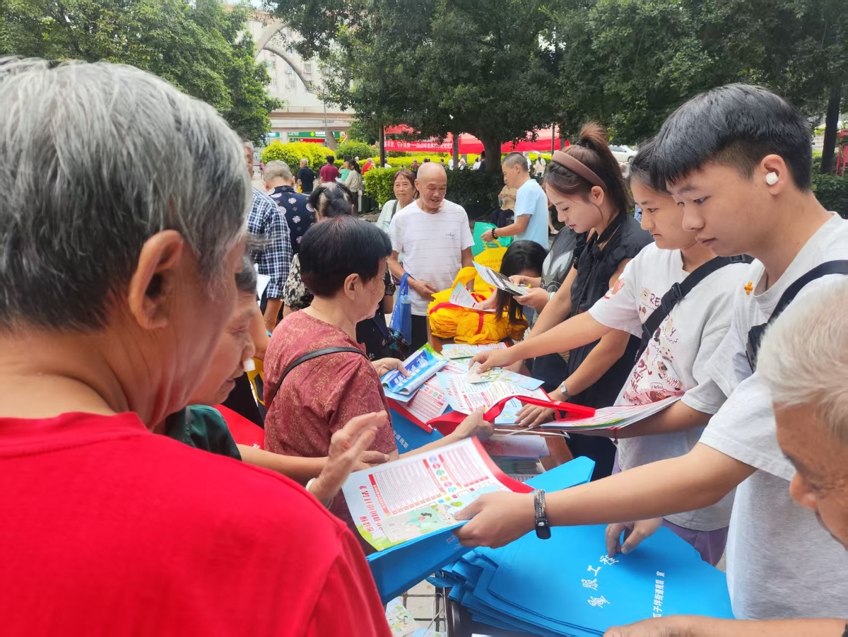 瓜子坪街道走进密地社区传递诚信力量