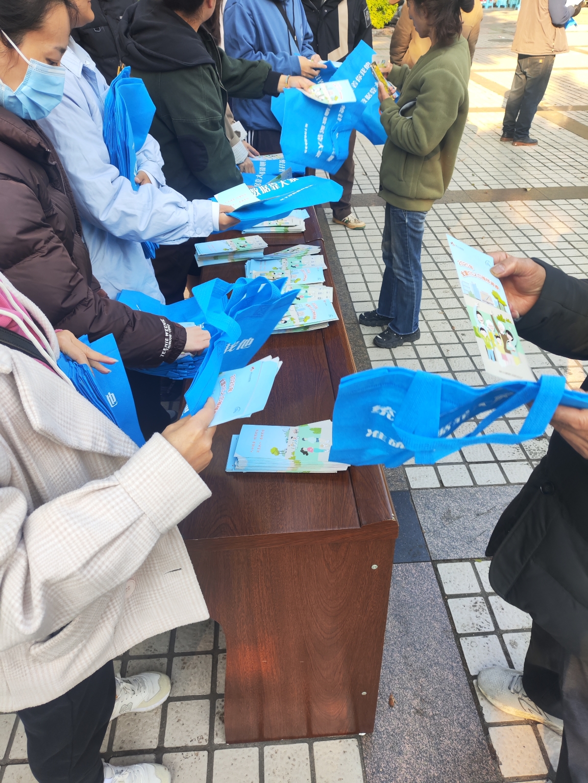 瓜子坪街道走进佳运社区宣传诚信力量