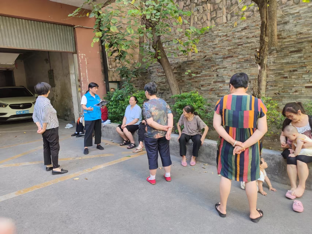 路南社区开展诚信主题宣传活动